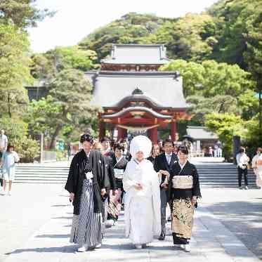 鎌倉のシンボルとも言うべき鶴岡八幡宮。荘厳な社殿は圧巻。