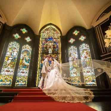 セント・ラファエロチャペル御堂筋~アンジェルミエール~ 200年のアンティークステンドグラス