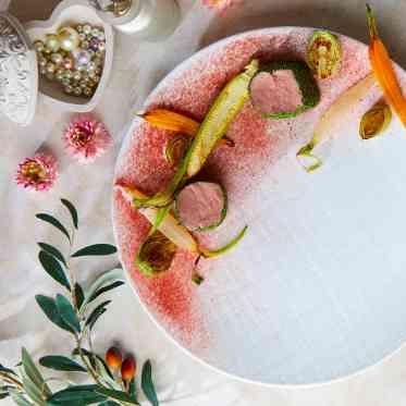 お肉の柔らかさだけではなく、旬の野菜も甘味があり実は人気です。