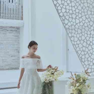 花嫁が憧れる神聖な舞台で感動的な誓いのセレモニーを