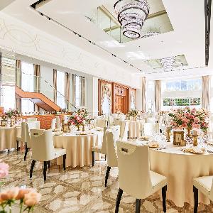 ステラ・デル・アンジェロ 着席最大162名までのパーティが叶う、ロールスロイス入場は必見の価値