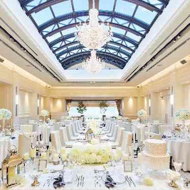 ステラ・デル・アンジェロ 白を基調とした空間