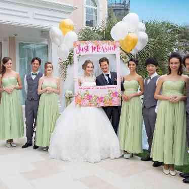 ステラ・デル・アンジェロ ゲストと一緒にフォトジェニックな撮影を