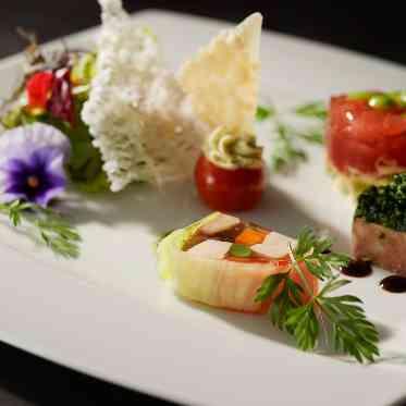 ステラ・デル・アンジェロ 和洋折衷|¥24,000コース|前菜|アシェットマリアージュ プティオードブル