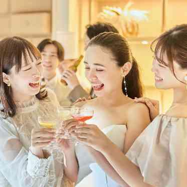 アニヴェルセル 大阪 オシャレなコンサバトリーでゲストとの会話が弾む、ふたり参加型のウエルカムパーティ