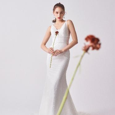 アニヴェルセル 大阪 マーメイドラインのドレスも大人気