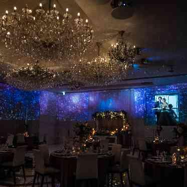 360度の映像演出でお二人らしい華やかな入場を演出