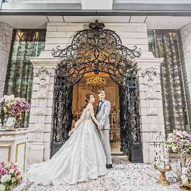 セント・ラファエロチャペル東京 アイアンの門は人気のフォトスポットのひとつ