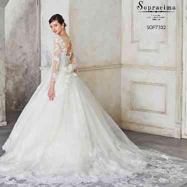 セント・ラファエロチャペル東京 ウェディングドレス