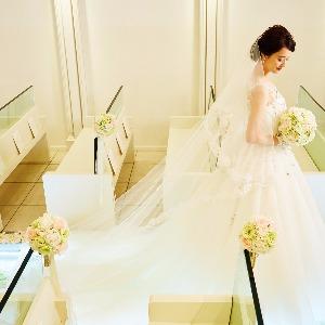 エルブライトハウス バラが敷かれたヴァージンロードはご新婦様の人生を表す