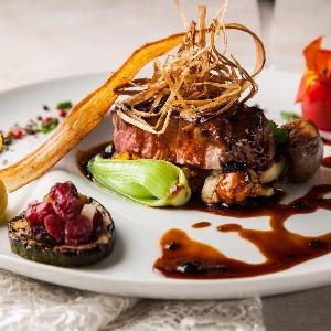 エルブライトハウス じっくり焼いた牛フィレ肉に秋の野菜を添えて…