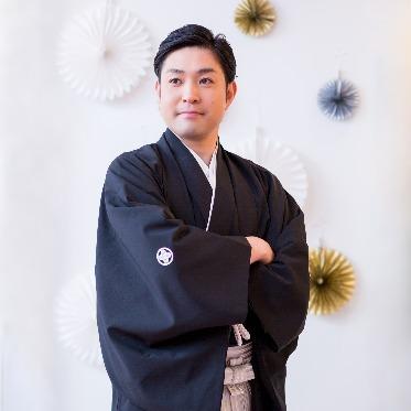 エルブライトハウス 新郎衣装も豊富に取り揃え
貸切のドレスサロンで希望の一着を見つけて!