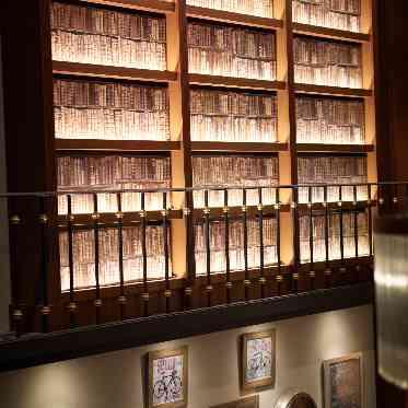 ストリングスホテルNAGOYA NYの図書館をモチーフに