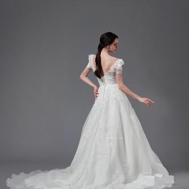 ストリングスホテルNAGOYA ウェディングドレス