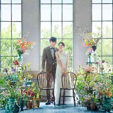 THE CONDER HOUSE(ザ・コンダーハウス) 大きな窓からは自然光が降り注ぐ