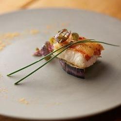 THE CONDER HOUSE(ザ・コンダーハウス) 甘鯛を自家製のソースでオーブン焼きに