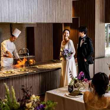 MIRAIE Wedding(ミライエウエディング） 人気のレストラン料理でのおもてなしでゲストの笑顔も溢れる