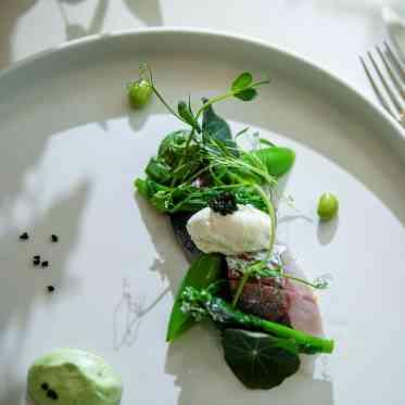 MIRAIE Wedding(ミライエウエディング) ヌーベルキュイジーヌジャポネーズのお料理は全てお箸で頂けるので、ゲストも安心