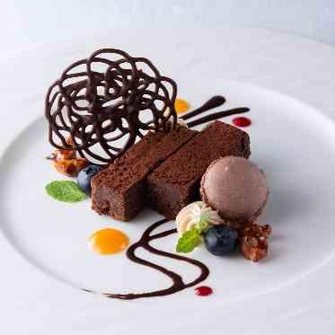 デザートはゲストもワクワクする瞬間