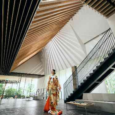 MIRAIE Wedding(ミライエウエディング) エントランスにて