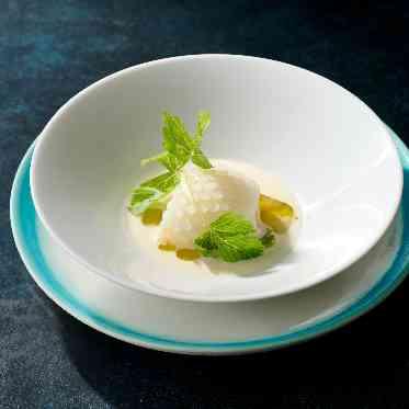 キャッスルガーデンOSAKA 和洋折衷のコース料理