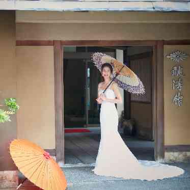 グランドホテル浜松 大広間がある料亭・聴涛館の玄関