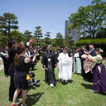 白鳥庭園 THE SHUGEN 折鶴シャワー