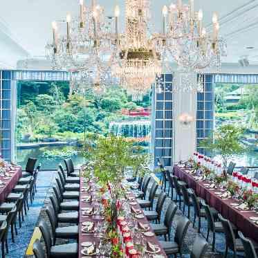 ホテルニューオータニ 大人っぽい会場コーディネートも人気。