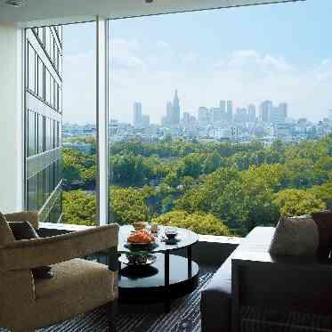 ホテルニューオータニ 特別フロア「エグゼクティブハウス禅」は、本年フォーブス最高評価5つ星を獲得。