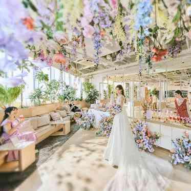 ampersand By LAGUNAVEIL ATELIER(アンパサンドバイラグナヴェールアトリエ) 新郎新婦も、ゲストも、心躍るような色使い