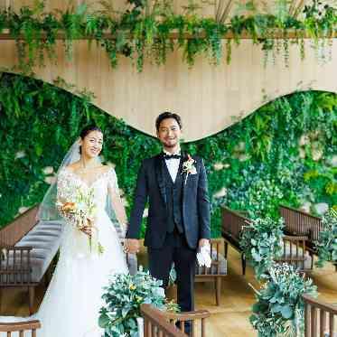 ampersand By LAGUNAVEIL ATELIER(アンパサンドバイラグナヴェールアトリエ) 式場だけでなく、ホテルやレストランなどでも活躍する経験豊かなギャルソンスタッフ