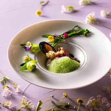 ampersand By LAGUNAVEIL ATELIER(アンパサンド バイ ラグナヴェールアトリエ) 【春-Spring-】芽吹きの春。山菜のムースをあしらった前菜をご用意