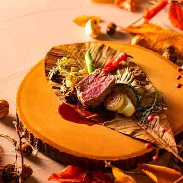 ampersand By LAGUNAVEIL ATELIER(アンパサンド バイ ラグナヴェールアトリエ) 【秋-Autumn-】食の秋と謡われるほど豊かな旬の食材を朴葉包みに