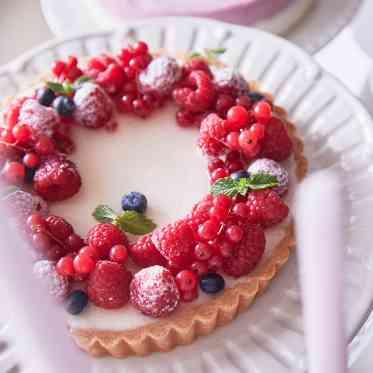 ampersand By LAGUNAVEIL ATELIER(アンパサンド バイ ラグナヴェールアトリエ) 女性支持の高いベリー系のタルトはデザートビュッフェでも人気のスイーツ