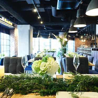 窓ガラスが中心だから、自然な陽光が降り注ぎます。