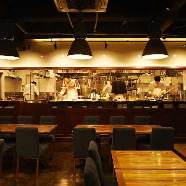 JAM ORCHESTRA ライブ感のあるオープンキッチンなので、五感で楽しめます