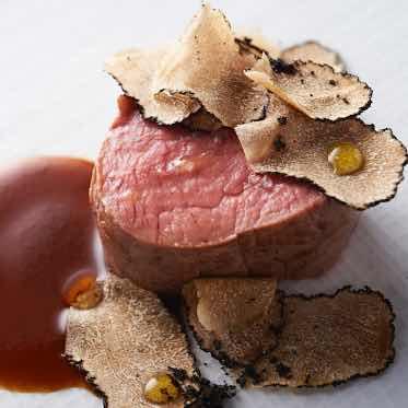 JAM ORCHESTRA 当店のスペシャリテ、"仔牛フィレ肉"のロースト。試食会でぜひご堪能ください。