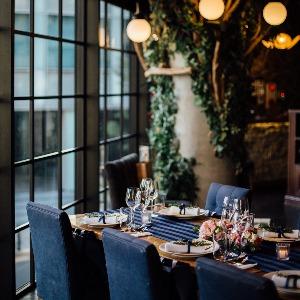 JAM ORCHESTRA ガラス張りの店内は季節・時間の移ろいを感じることができます。