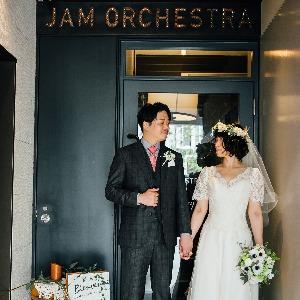JAM ORCHESTRA 入り口からお二人さを演出するアイテムを飾ることができます。