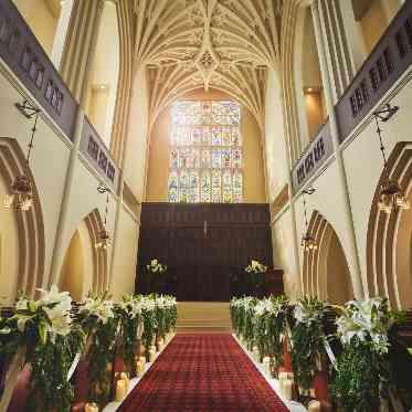 キャトルセゾン浜松 Les Quatre Saisons Hamamatsu 厳かな雰囲気が漂う本格ゴシック様式の教会