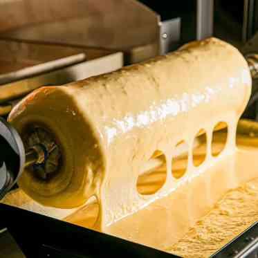 キャトルセゾン浜松 Les Quatre Saisons Hamamatsu 目の前で提供する焼きたてのバウムクーヘンがゲストに大好評!