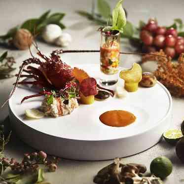 キャトルセゾン浜松 Les Quatre Saisons Hamamatsu 晴れの日にふさわしい華やかなお料理