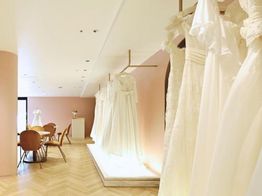 キャトルセゾン浜松 ドレス・衣装の写真3