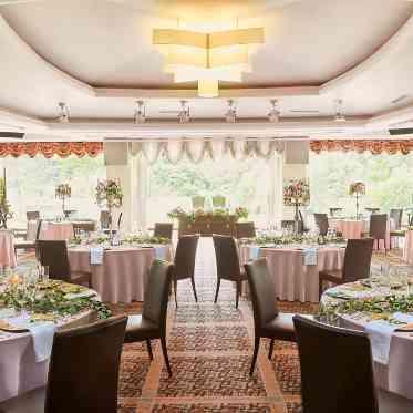 つま恋リゾート 彩の郷 (さいのさと) 突き抜ける開放感