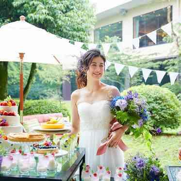 つま恋リゾート 彩の郷 (さいのさと) 色とりどりのスイーツもふたりを祝福