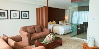 つま恋リゾート 彩の郷 (さいのさと) ロビー・控室