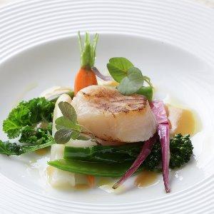 ホテルクラウンパレス知立 ~契約農家から~三陸産活帆立貝のポワレに季節の野菜をふんだんに