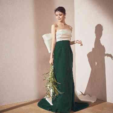 ホテルロイヤルクラシック大阪 カラードレス