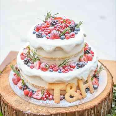 ARBRE ORANGE（アーブルオランジュ）　●BRASSグループ ベリー系たっぷりのナチュラル×かわいいネイキッドケーキ