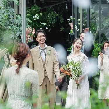 MEDI (メディー) ゲストの祝福あふれるフラワーシャワー